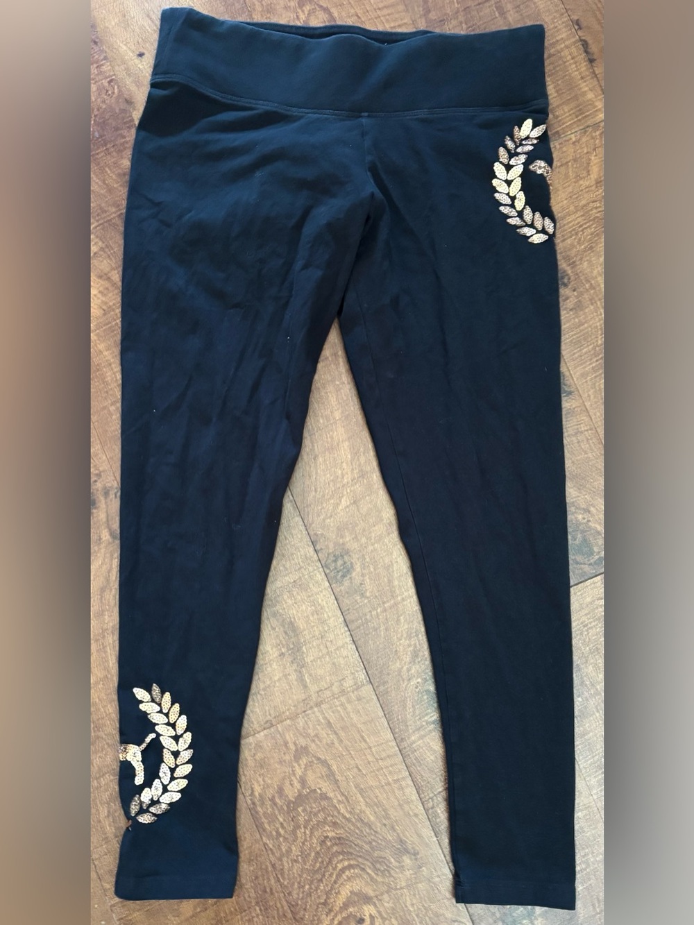 PINK Victoria’s Secret bling yoga leggings
Size large gold sequin black - Picture 2 of 8